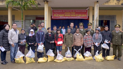 Ấm áp những mùa Xuân với người nghèo