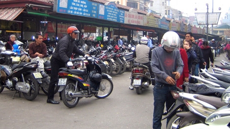 Tết đến lại loạn giá vé gửi xe ở Hà Nội