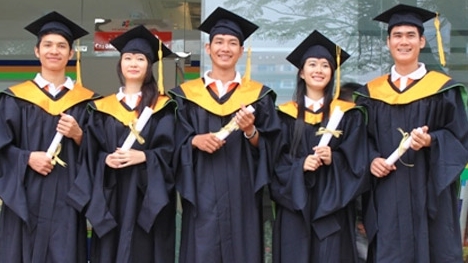 Hơn 600 sinh viên nhận học bổng khuyến tài Phạm Văn Đồng