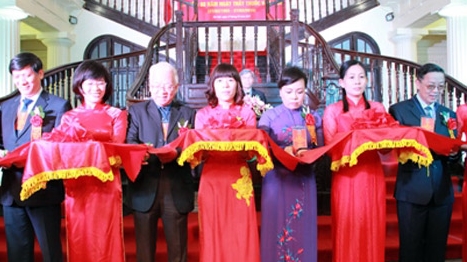 Khánh thành phòng truyền thống của ngành y tế