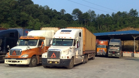 Loay hoay chính sách quản lý hàng tạm nhập, tái xuất