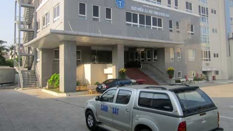 Rơi từ tầng cao, một kế toán bảo hiểm tử vong