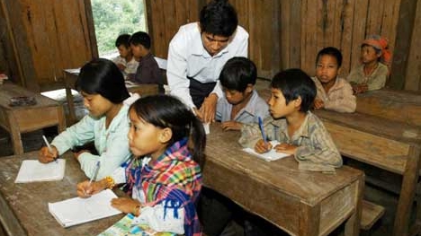 Giảng dạy ở vùng khó khăn sẽ được ưu tiên xét danh hiệu