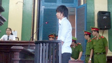 Hủy án vì ‘vắng mặt bị hại, Tòa vẫn xử’