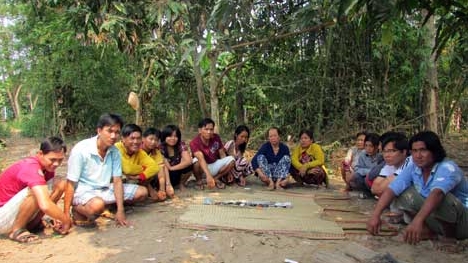 11 con bạc bị tạm giữ khi đang say máu trong vườn