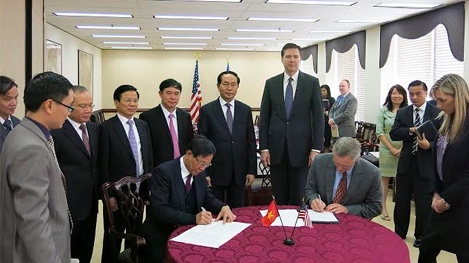 Bộ trưởng Trần Đại Quang hội đàm với ngài James Comey, Giám đốc Cơ quan Điều tra liên bang Hoa Kỳ