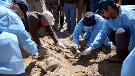 Phát hiện hố chôn 1.700 người bị nhà nước Hồi giáo hành quyết