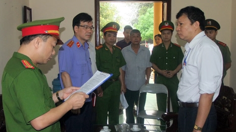Bắt giữ Phó Chủ tịch xã lạm dụng chức vụ, quyền hạn trong khi thi hành công vụ