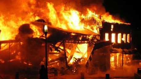  Cháy kho chứa bột gỗ nguyên liệu