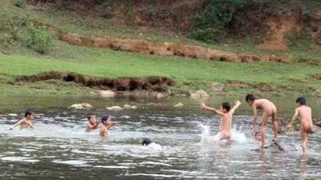 Hai học sinh lớp 3 tử vong do tắm suối