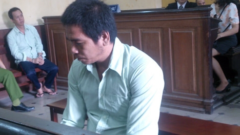 Đánh hàng xóm vỡ đầu vì đi ngang qua ruộng lúa