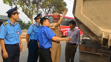 Xử lí xe quá tải: Nếu không giải quyết được bất cập, khó đạt mục tiêu đề ra