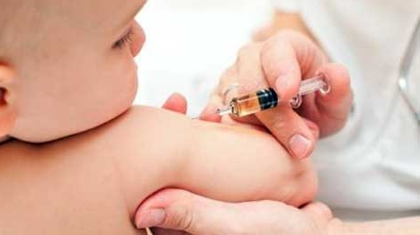 Cháu bé tử vong sau tiêm chủng: Do mắc viêm phổi và bị não úng thủy