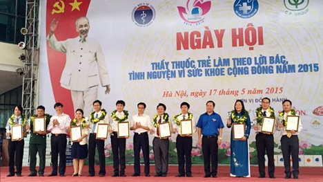 100.000 người dân được khám, chữa bệnh, cấp thuốc miễn phí