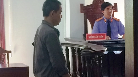 Say rượu ‘làm bậy’ với con gái, lãnh 15 năm tù