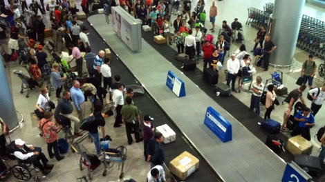 Mất cắp hành lý tại sân bay: Không loại trừ có sự móc nối từ nội bộ