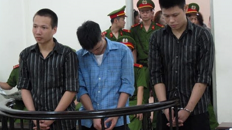 Tử hình kẻ đánh dằn mặt rồi chém chết người