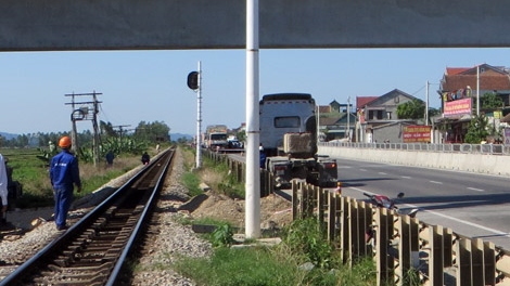 Làm việc ca đêm, một công nhân bị tàu đâm tử vong