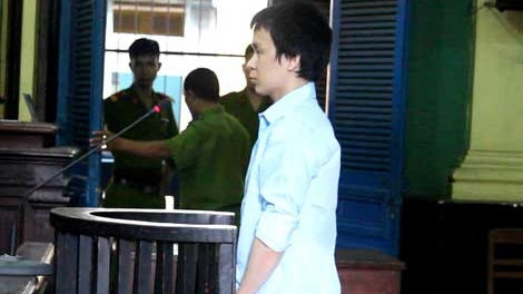 Hại đời con gái ông chủ, gã làm công lãnh 9 năm tù