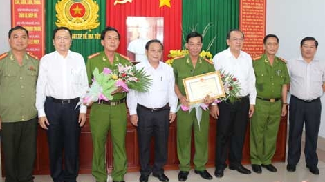 Thưởng 'nóng' 50 triệu đồng cho Phòng CSĐTTP về Ma túy Cần Thơ