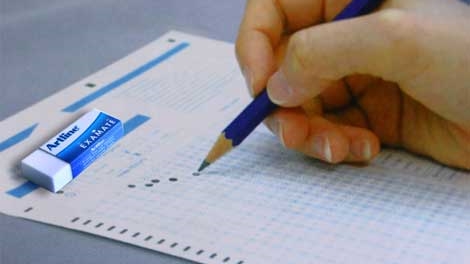 Triệt phá đường dây thi thuê sử dụng thiết bị siêu nhỏ