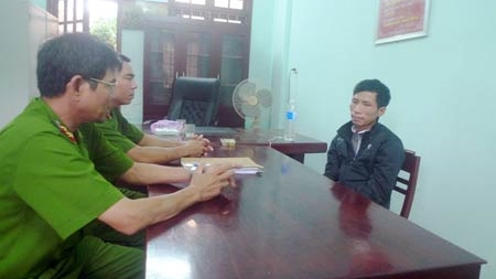 Tên trộm xe máy giả điên hòng thoát thân