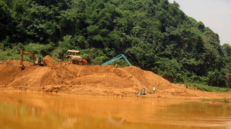 Hiểm họa từ 'quả bom bùn' chờ nổ
