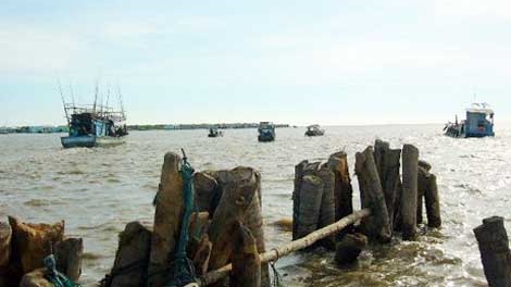 Vẫn chưa tìm được 6 ngư dân mất tích khi di chuyển tránh ảnh hưởng bão số 3