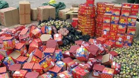 Chở pháo lậu trên xe khách