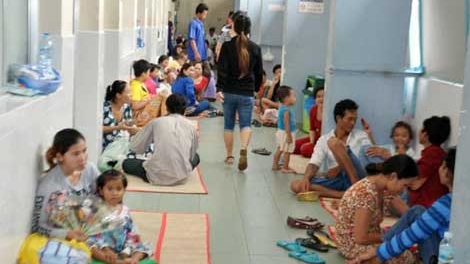 Viện Nhi 'ngợp thở' bệnh nhân gia tăng đột biến