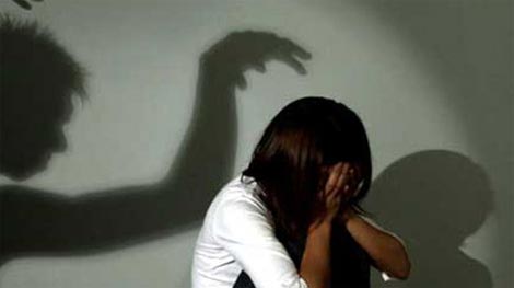 Rủ bạn gái 16 tuổi đi hát karaoke, rồi cưỡng hiếp