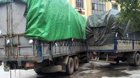 Phát hiện 3 xe tải chở 100 tấn hàng hóa nghi vấn