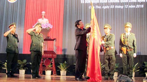 Chủ tịch nước dự Lễ kỷ niệm 70 năm Ngày truyền thống LLVT Quân khu 9