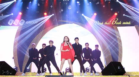 Mỹ Tâm, Quốc Trung cùng "Đánh thức bình minh" tại FLC Sầm Sơn