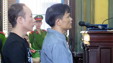 Môi giới bán giúp bạn 18 bánh heroin