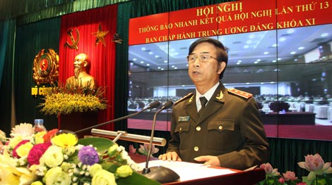 Đấu tranh kiên quyết bác bỏ quan điểm sai trái