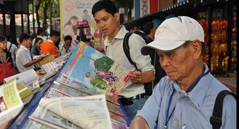 Tưng bừng khai hội Báo xuân 2016