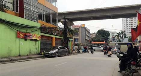 Vi phạm Luật giao thông, rút dao đâm Cảnh sát