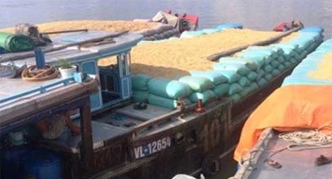 Buôn lậu gần 354 tấn thóc qua biên giới