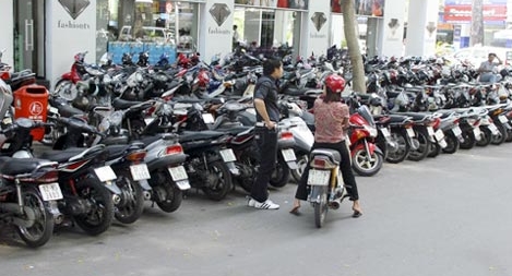 Vi phạm tại các bãi trông giữ xe: Bao giờ hết cảnh bắt cóc bỏ đĩa?