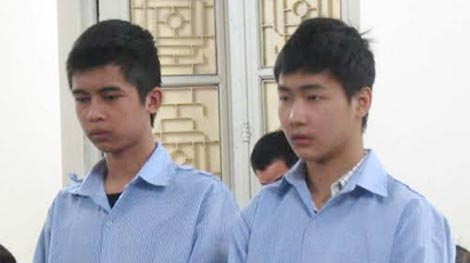 20 năm tù cho 2 anh em giết người cướp của ở tuổi 15