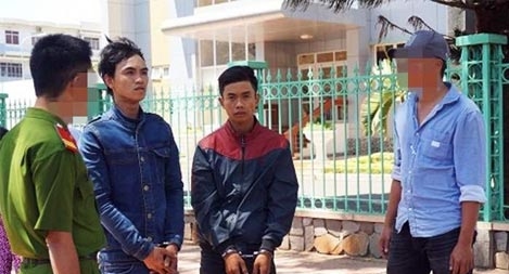 Bắt 2 đối tượng cướp túi xách, cắt đứt 4 gân tay của cô gái