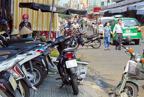 Lấn chiếm vỉa hè, lòng đường tại Đà Nẵng: Căn bệnh chưa có thuốc “đặc trị”