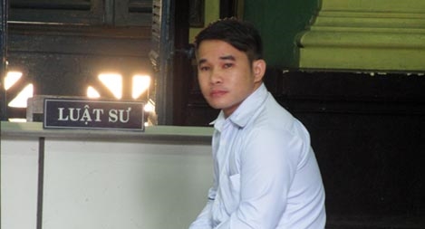 Tuồn hàng ra ngoài bán, thủ kho lãnh án