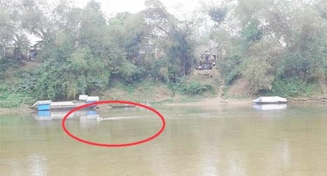 Nam thanh niên tự trói tay rồi nhảy sông tự tử