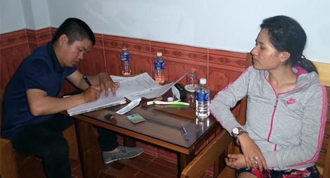 Cặp tình nhân rủ nhau vào nhà nghỉ "đập đá"