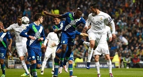 Sau Mourinho bóng đá có thêm một... người đặc biệt