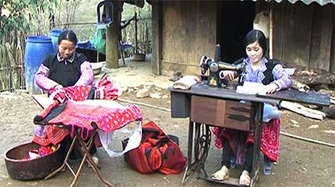 Tuyên dương 100 gương sáng phụ nữ dân tộc tiêu biểu