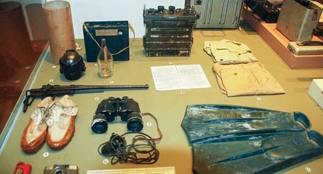 Nghẹn ngào bên những kỷ vật của cán bộ Công an đi B