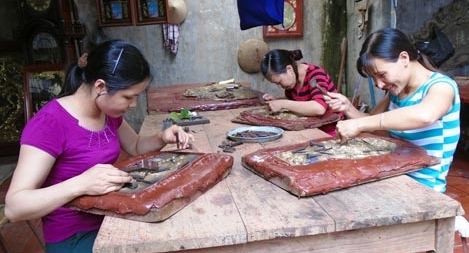 Làng nghề chạm bạc 600 tuổi với doanh thu hơn 100 tỷ đồng mỗi năm